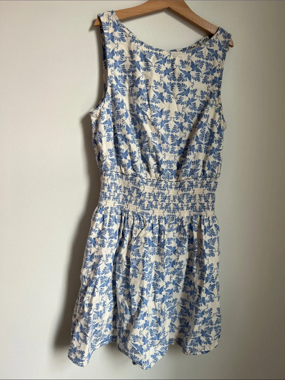 Universal Thread | Cream Dress with Blue Floral Print #F00331634 Size S